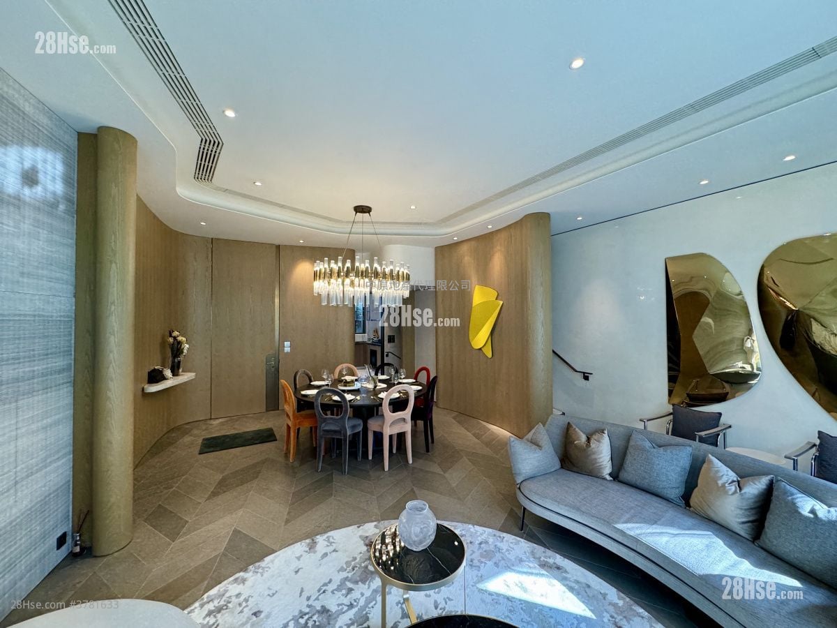 澐沣 售盘 5+ 房 2,305 平方尺