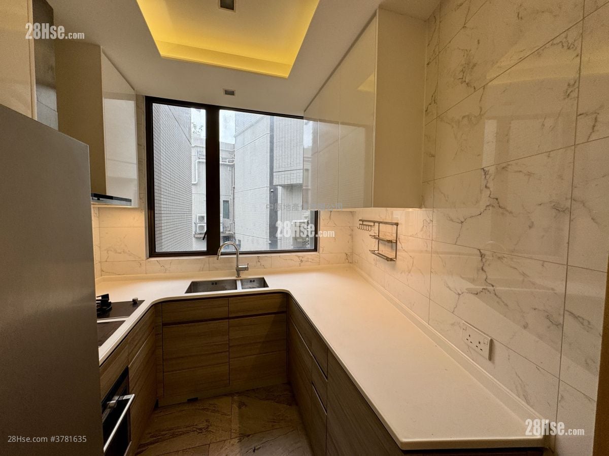 Dragons Range Sell 3 Bedrooms 944 ft²