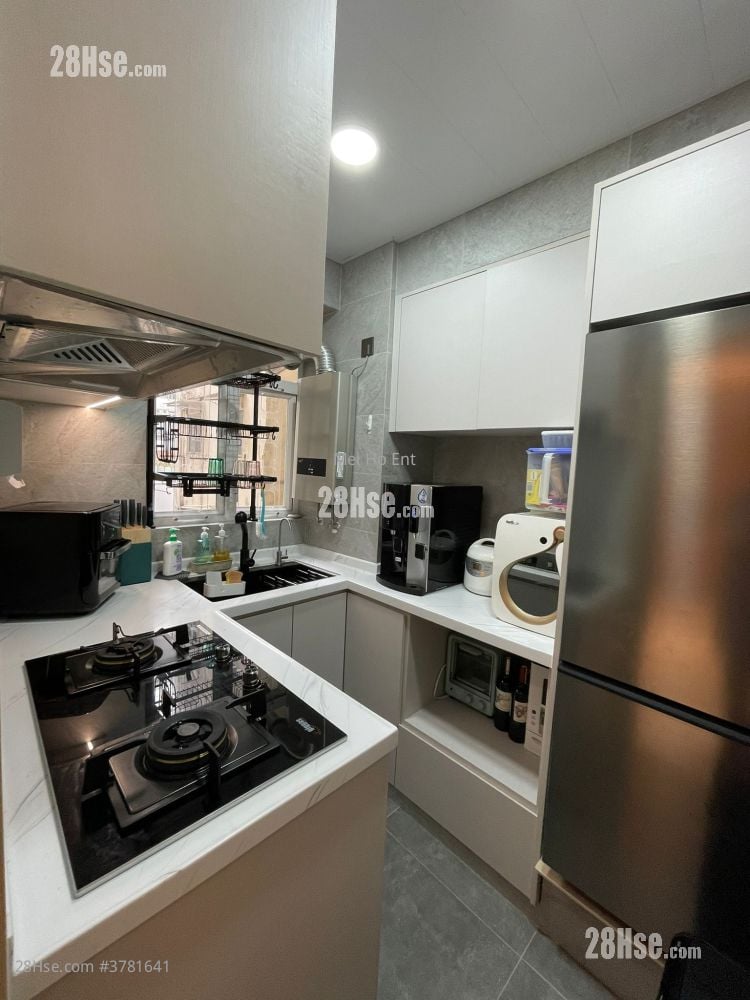 翡翠洋楼 售盘 3 房 , 2 浴室 646 平方尺