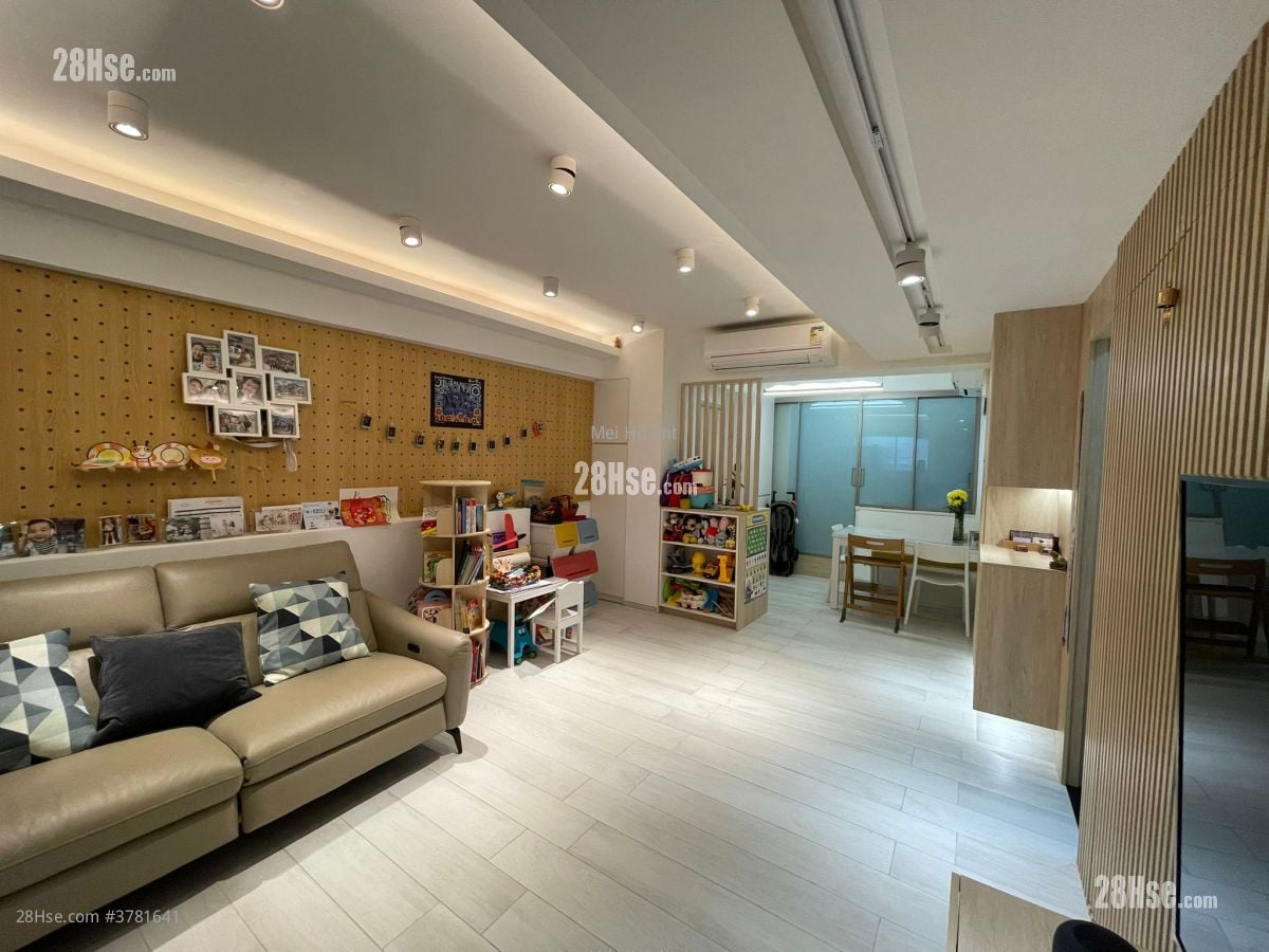 翡翠洋楼 售盘 3 房 , 2 浴室 646 平方尺