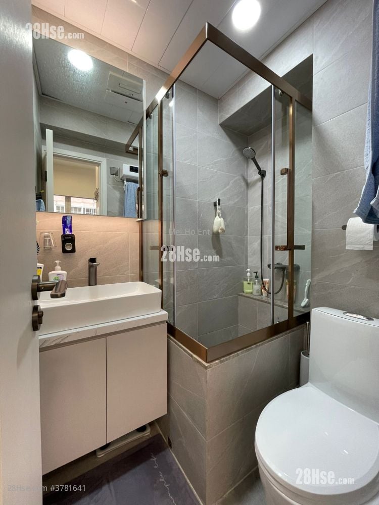 翡翠洋楼 售盘 3 房 , 2 浴室 646 平方尺