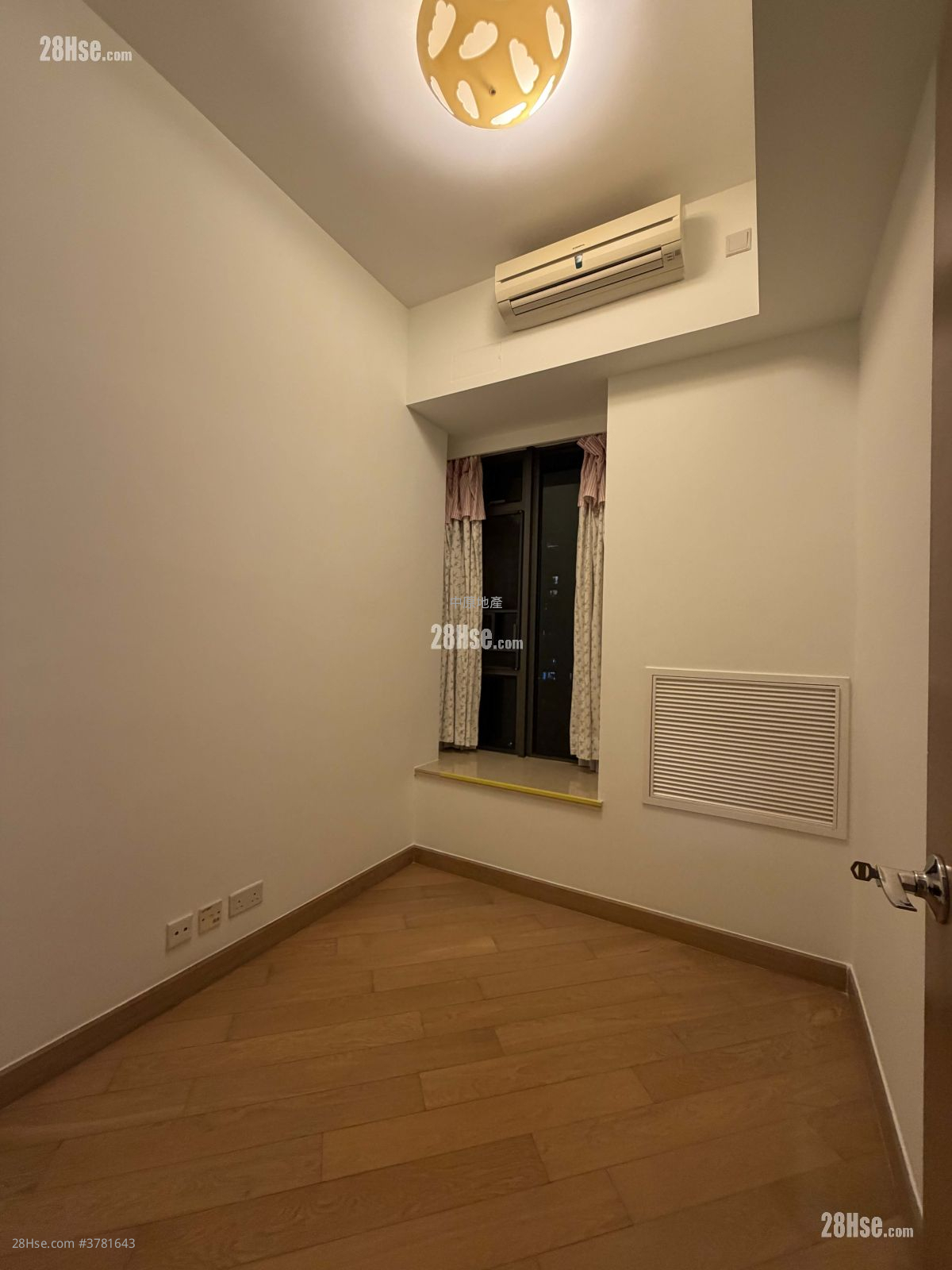 Yoho Midtown Sell 3 Bedrooms 880 ft²