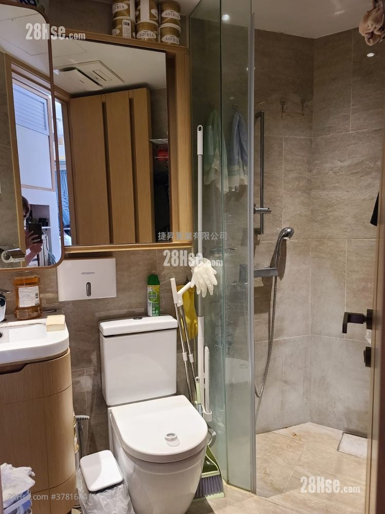 Upper East Sell 1 Bedroom , 1 Bathroom 307 ft²