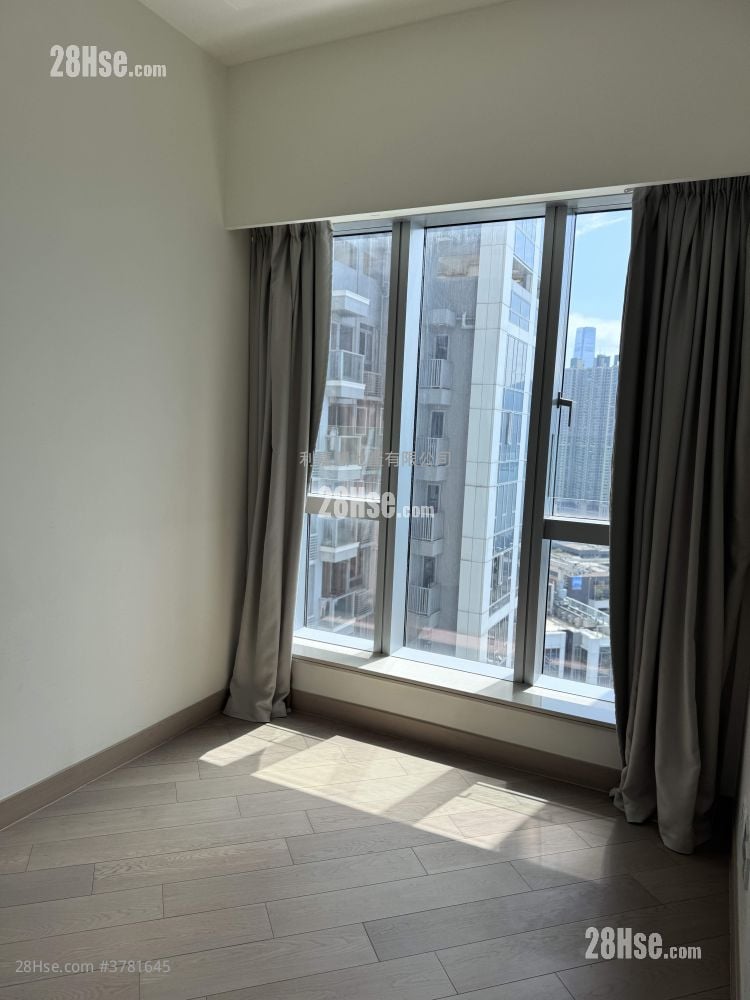 Cullinan West Rental 3 Bathrooms 1,234 ft²