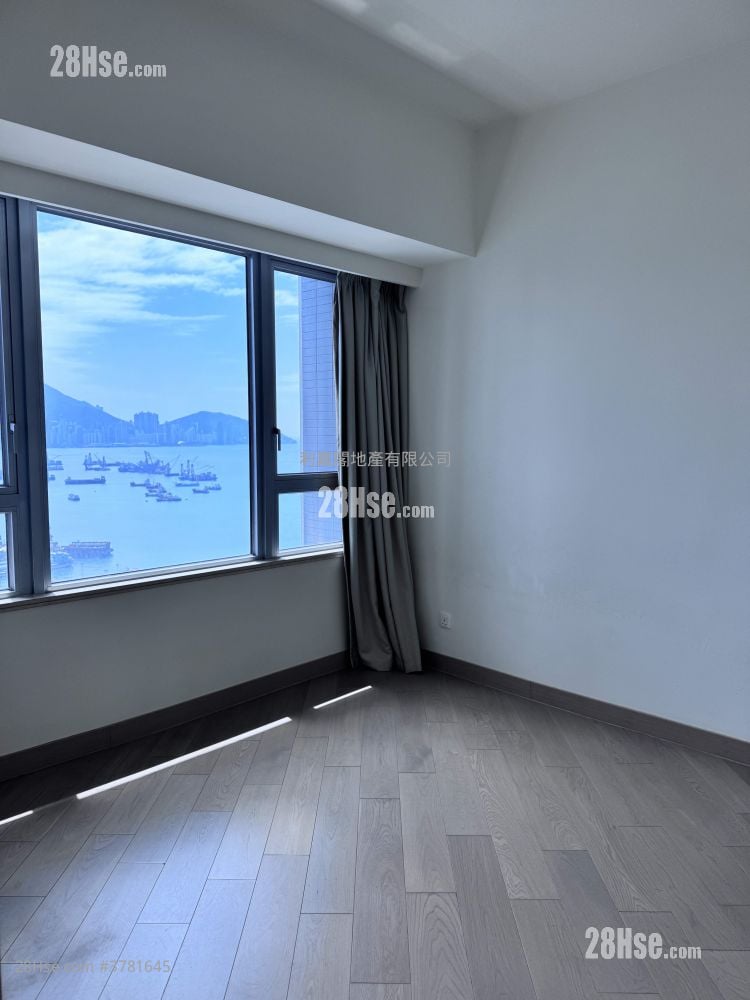 Cullinan West Rental 3 Bathrooms 1,234 ft²