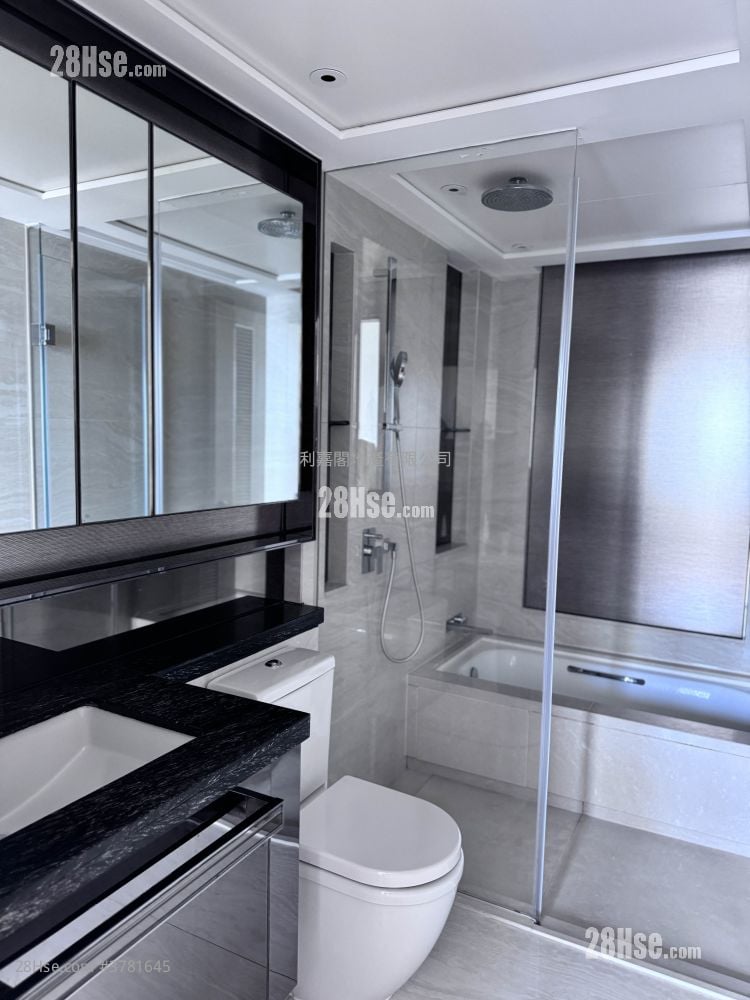 Cullinan West Rental 3 Bathrooms 1,234 ft²