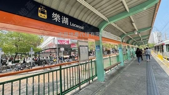 Kingswood Villas Sell 3 Bedrooms 551 ft²