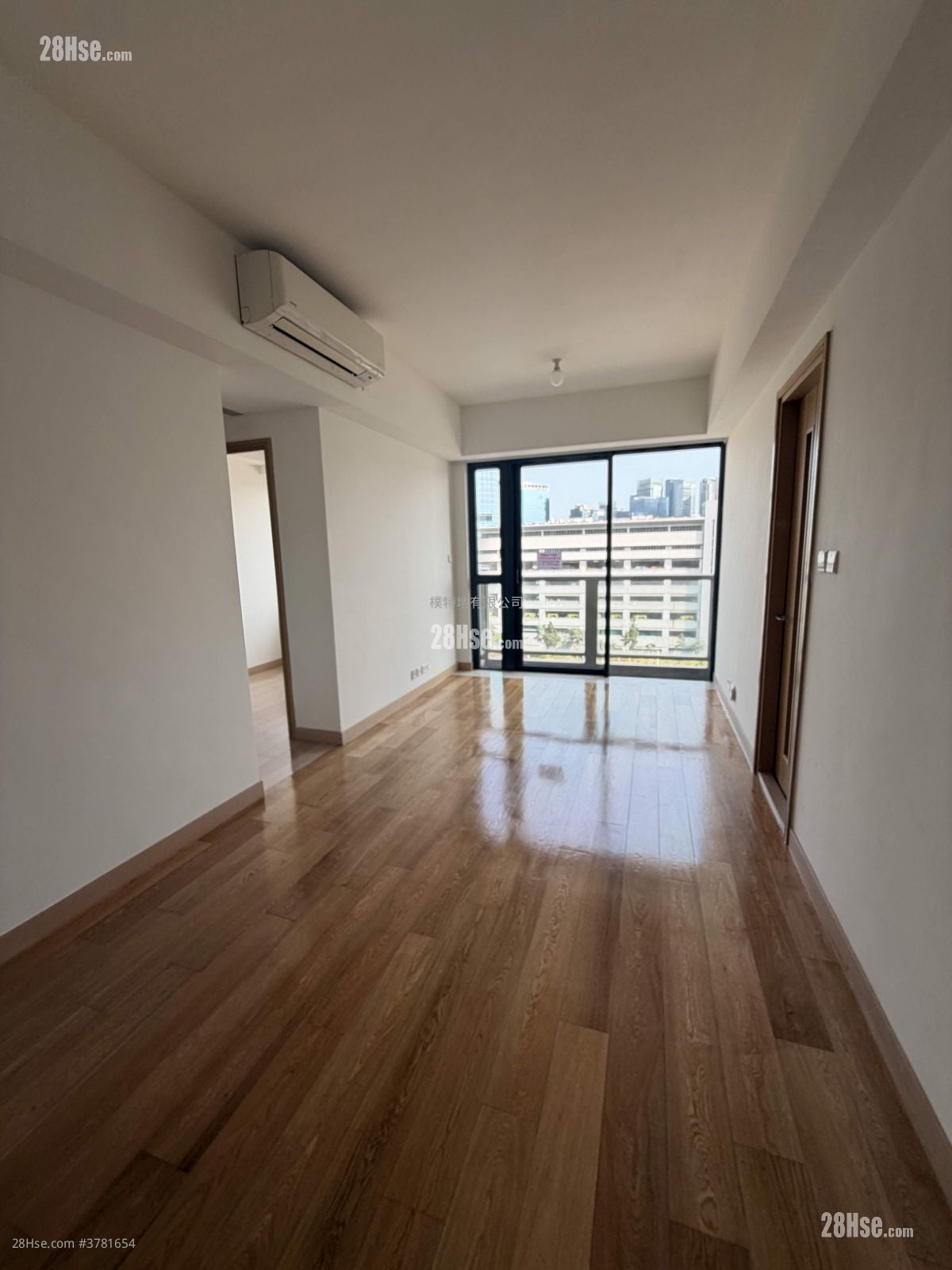 K.city Rental 3 Bedrooms , 2 Bathrooms 797 ft²