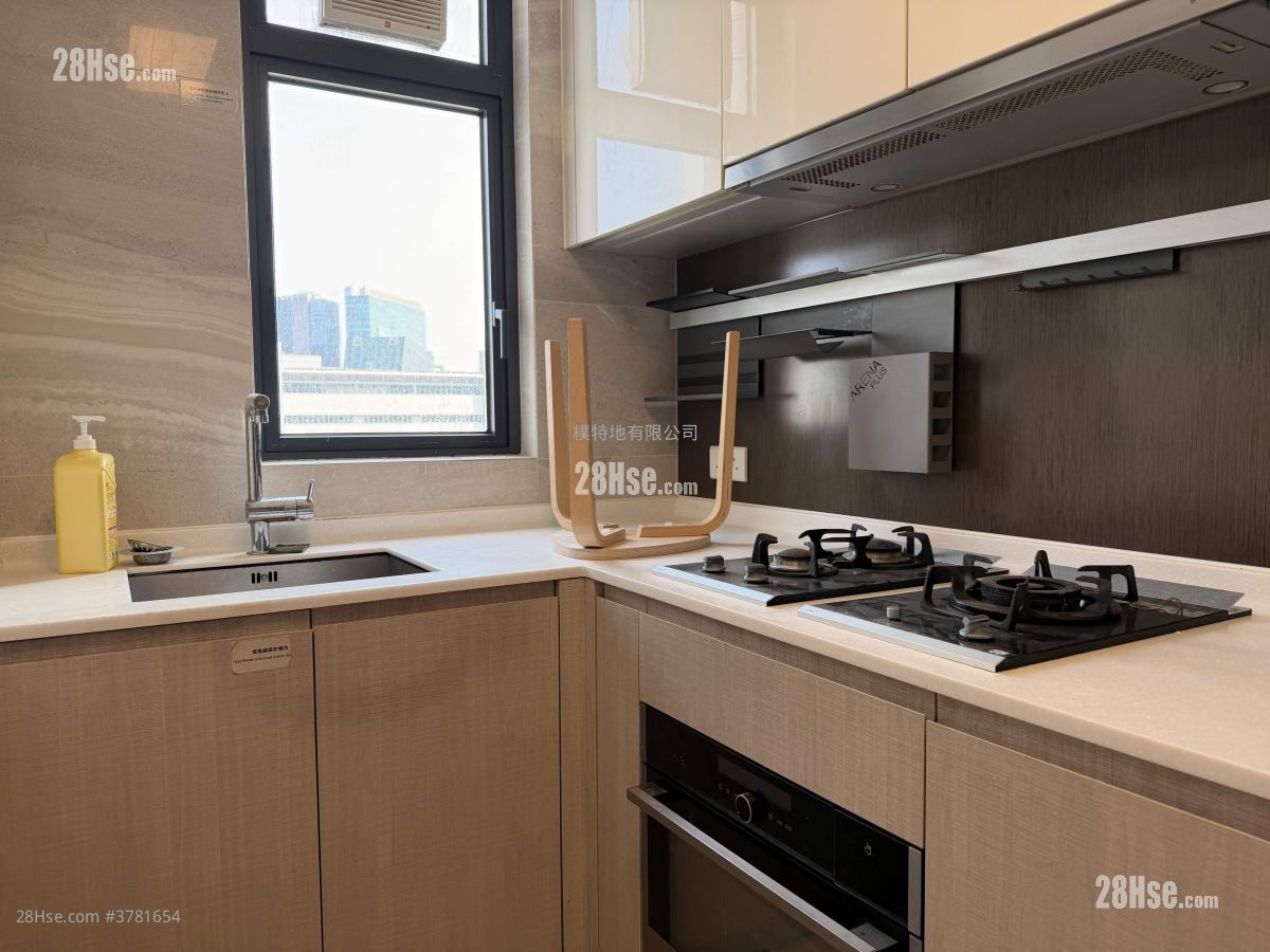 K.city Rental 3 Bedrooms , 2 Bathrooms 797 ft²