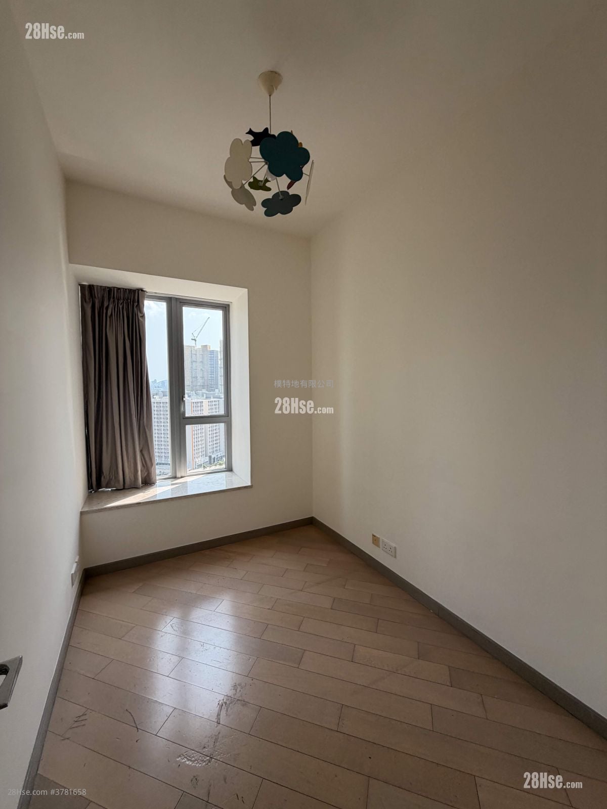 The Latitude Sell 4 Bedrooms , 3 Bathrooms 1,333 ft²