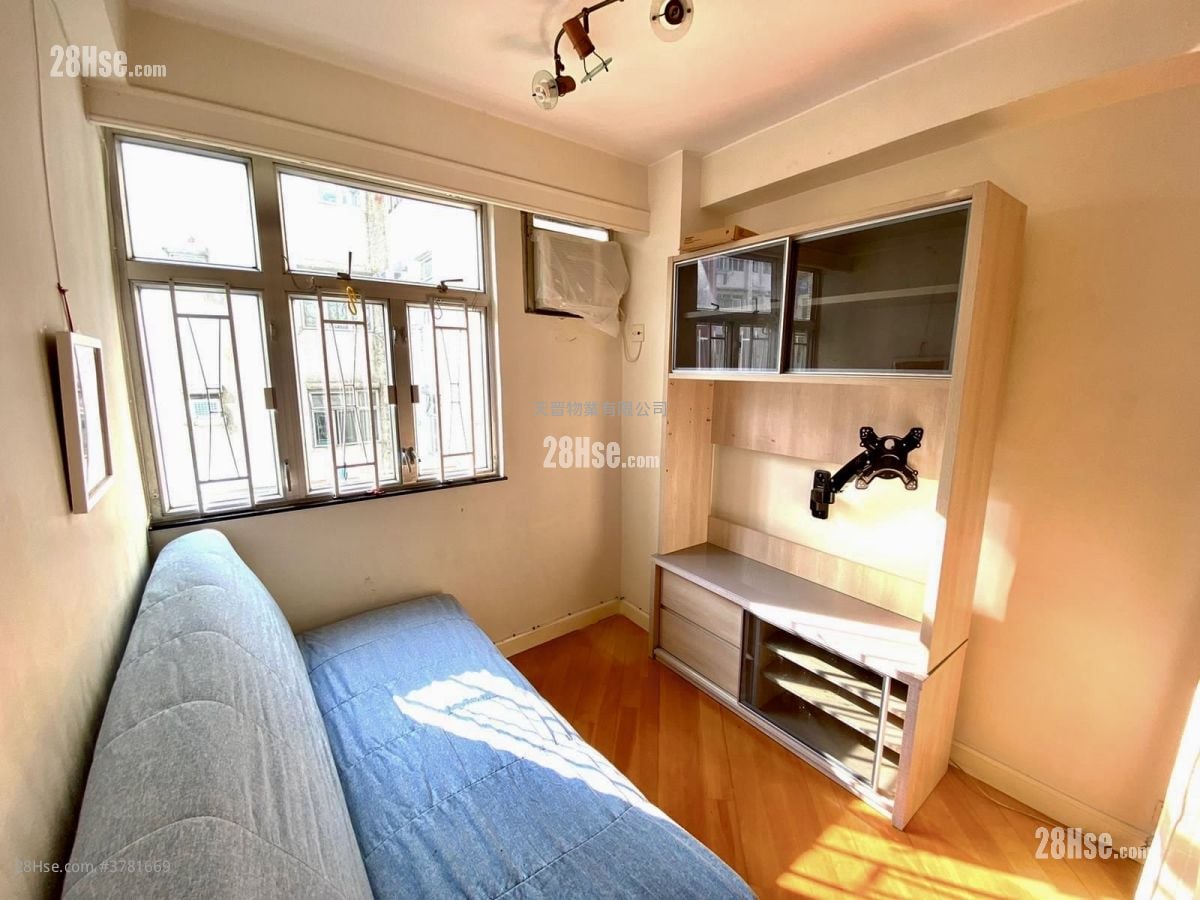 Sunshine Plaza Sell 2 Bedrooms , 1 Bathroom 433 ft²