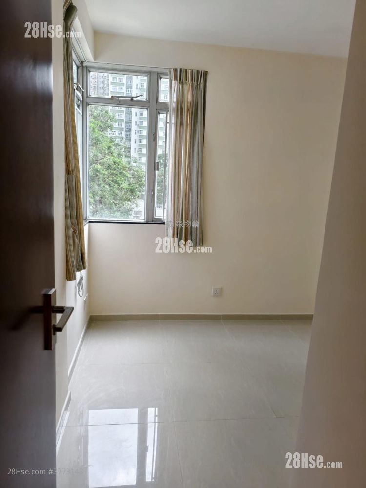 Nan Fung Sun Chuen Sell 2 Bedrooms , 1 Bathroom 391 ft²