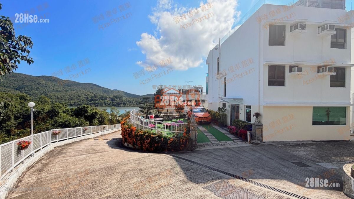 万宜山庄 租盘 5+ 房 , 2 浴室 2,100 平方尺