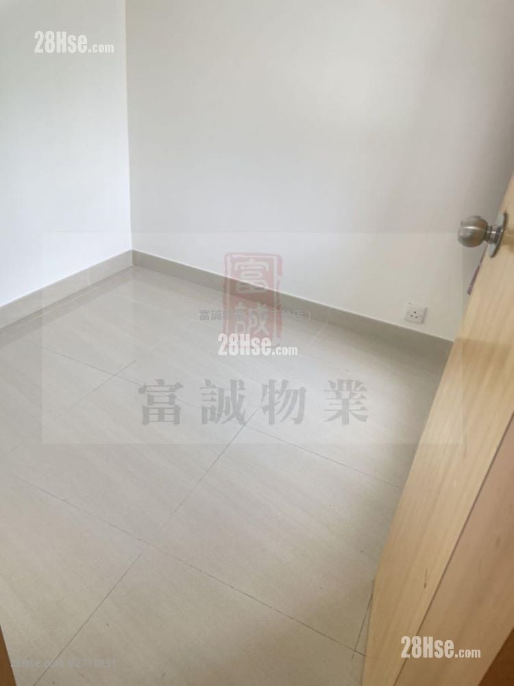 油翠苑 售盘 2 房 , 1 浴室 400 平方尺