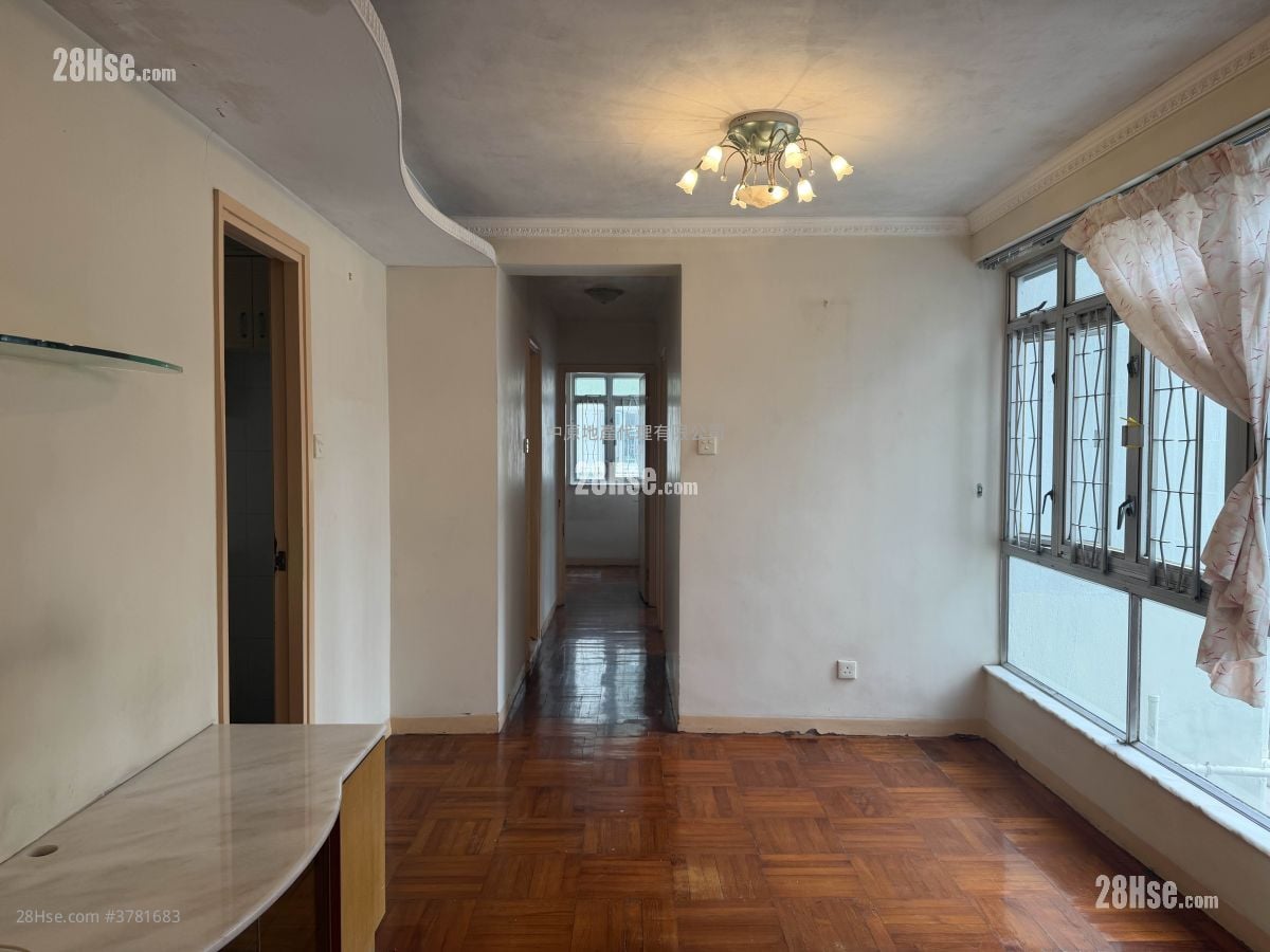 Nan Fung Sun Chuen Sell 3 Bedrooms 570 ft²