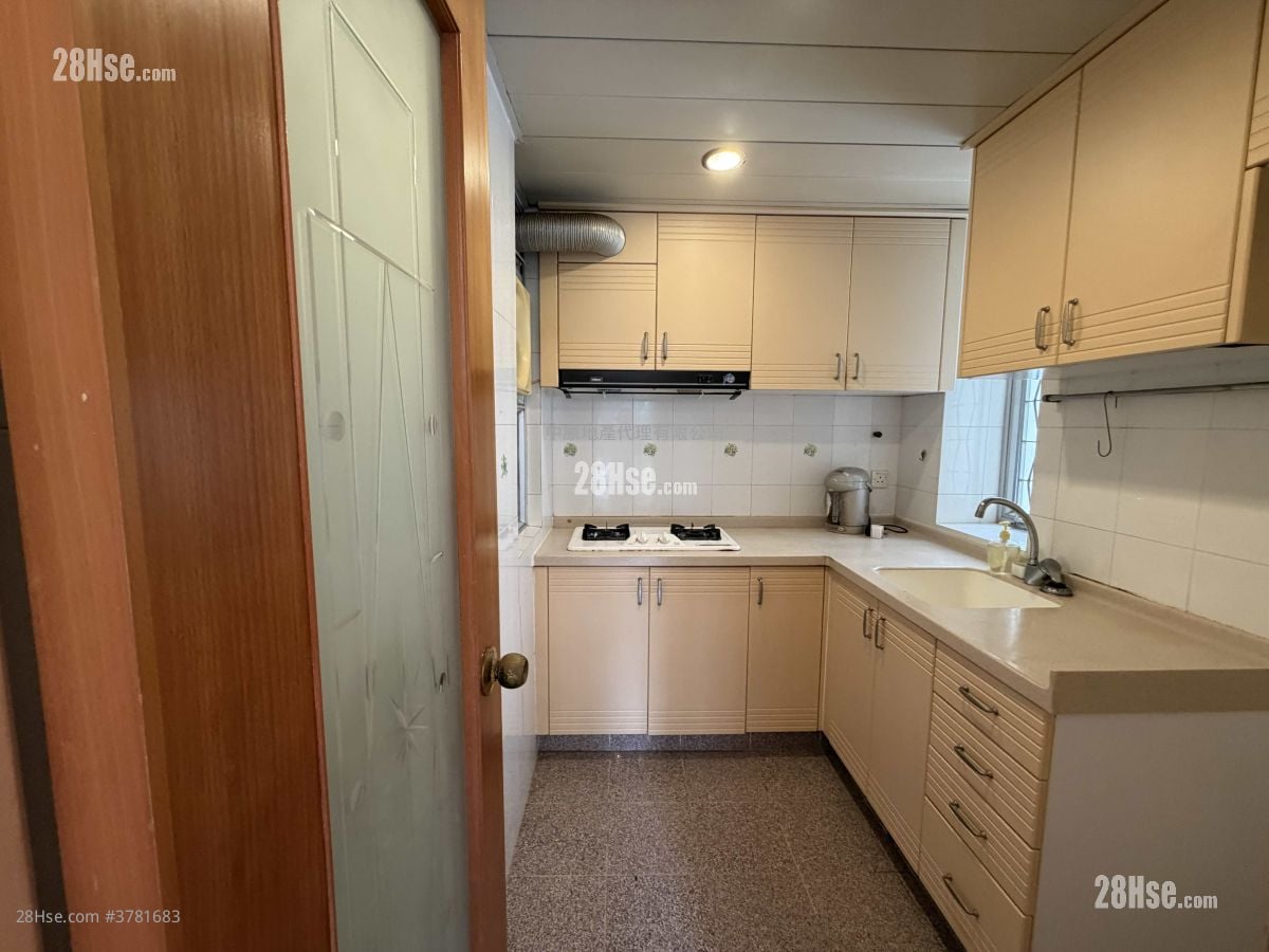 Nan Fung Sun Chuen Sell 3 Bedrooms 570 ft²