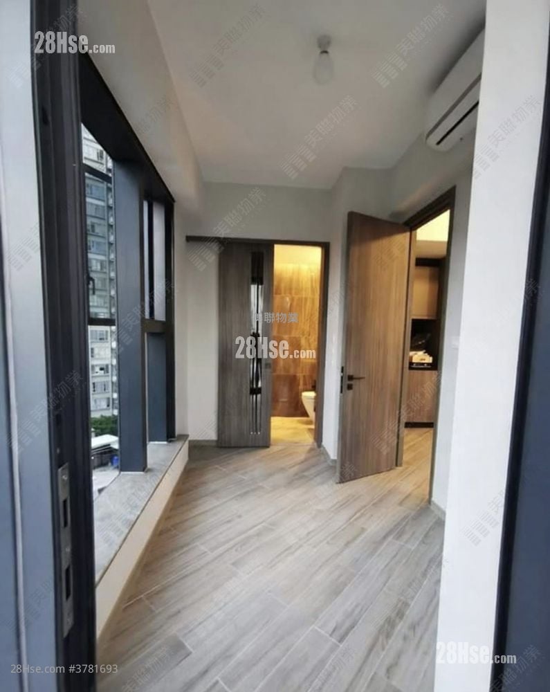 尚悦方 租盘 1 房 , 1 浴室 306 平方尺