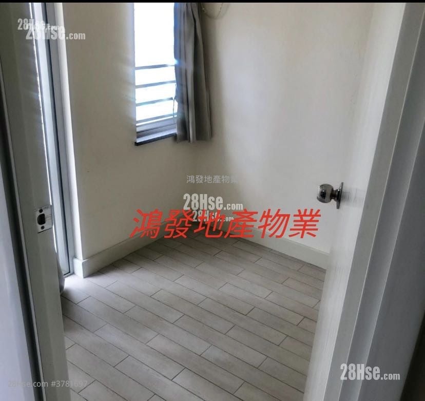 The Platinum Sell 1 Bedroom , 1 Bathroom 223 ft²