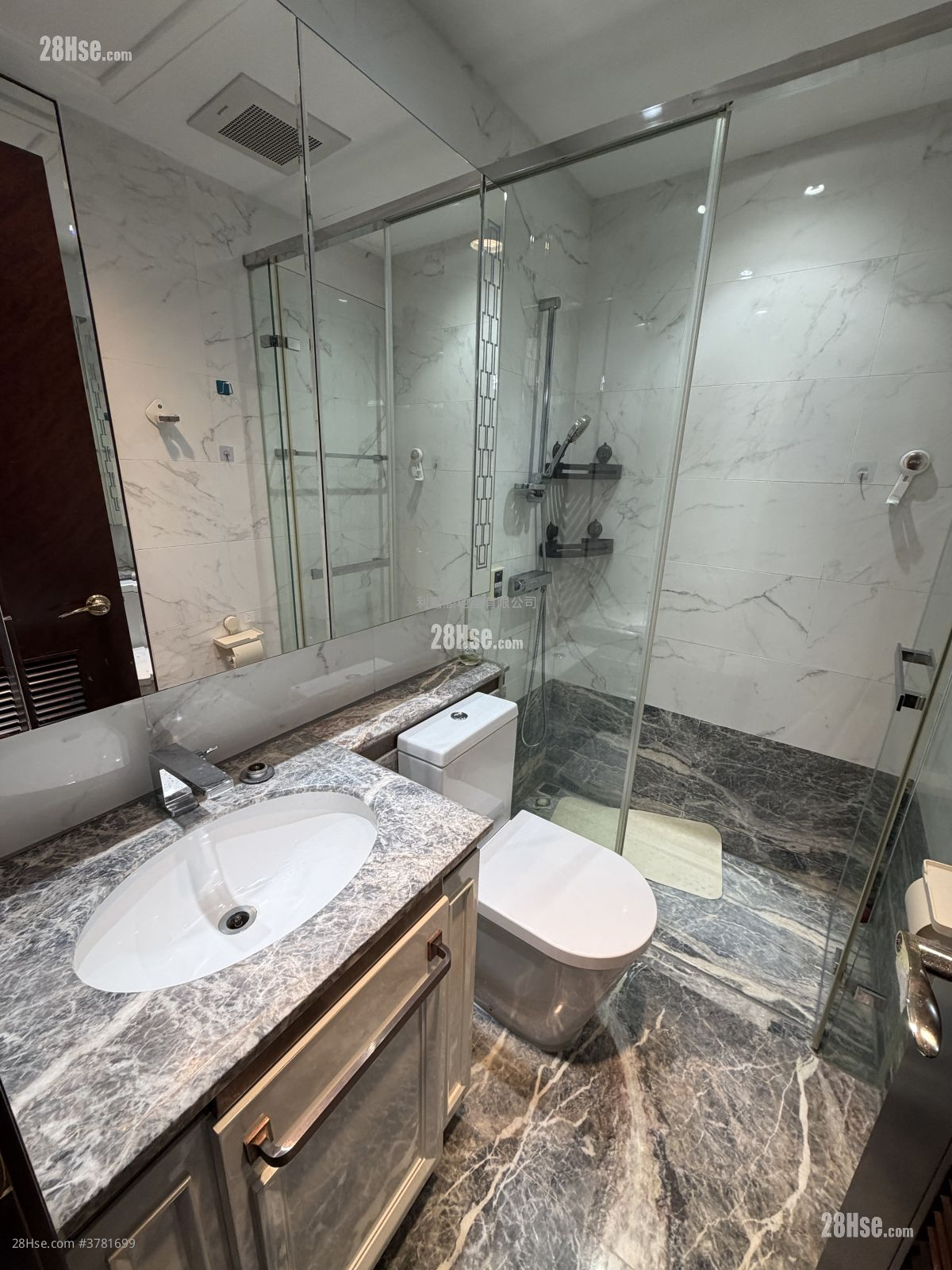 Mayfair By The Sea Rental 668 ft²