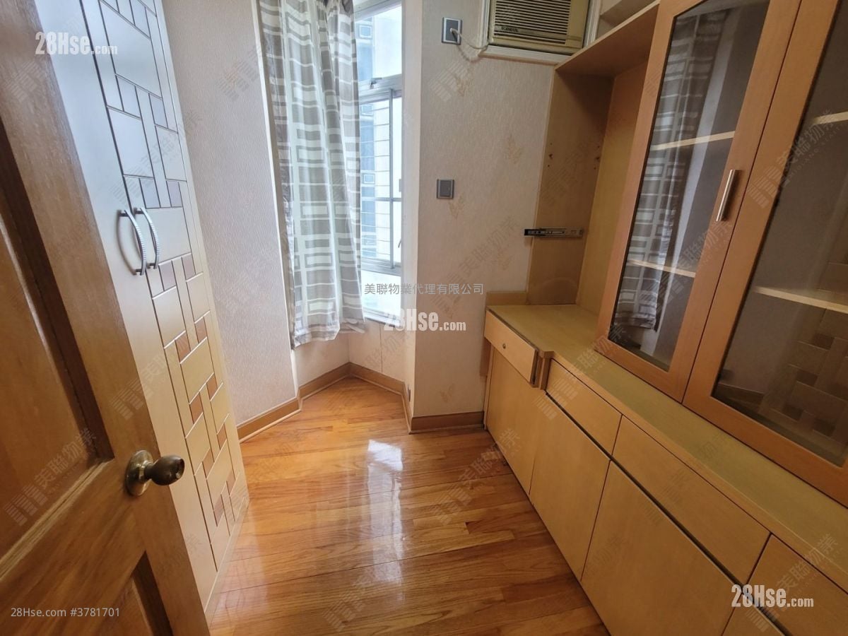 Laguna City Sell 5+ Bedrooms 687 ft²