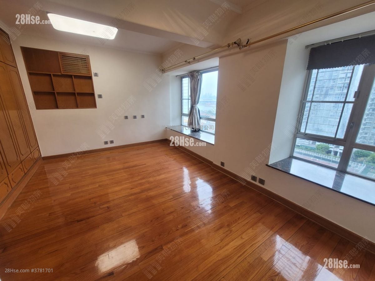 Laguna City Sell 5+ Bedrooms 687 ft²