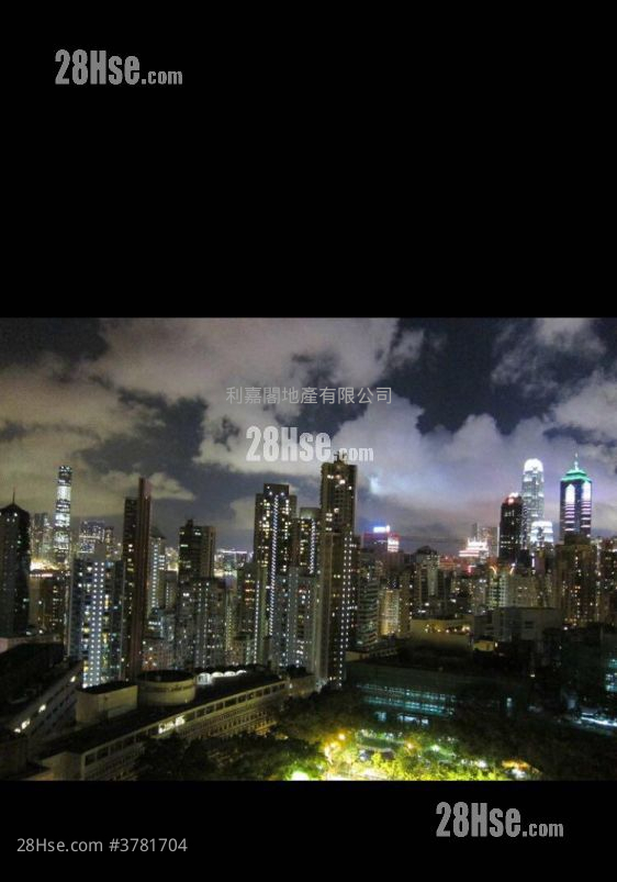 Ko Nga Court Sell 2 Bedrooms , 1 Bathroom 477 ft²