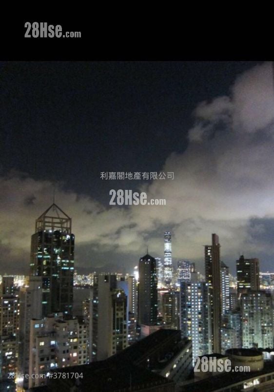 Ko Nga Court Sell 2 Bedrooms , 1 Bathroom 477 ft²