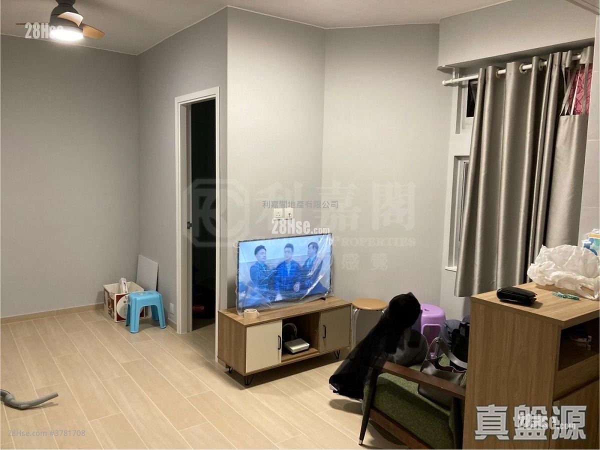 Eightland Gardens Sell 1 Bedroom 333 ft²