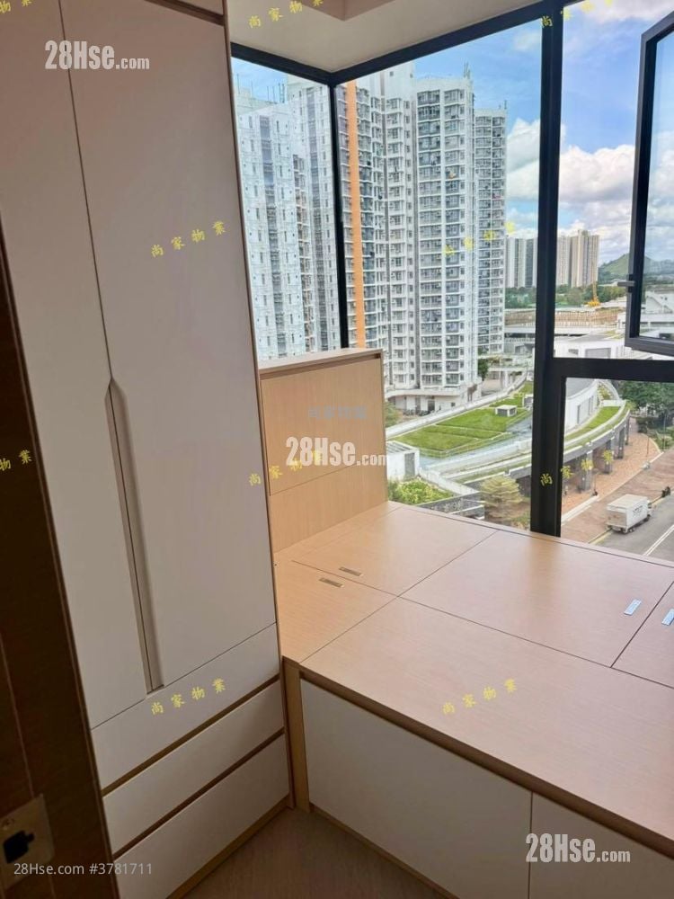 High Park Sell 3 Bedrooms , 1 Bathroom 491 ft²