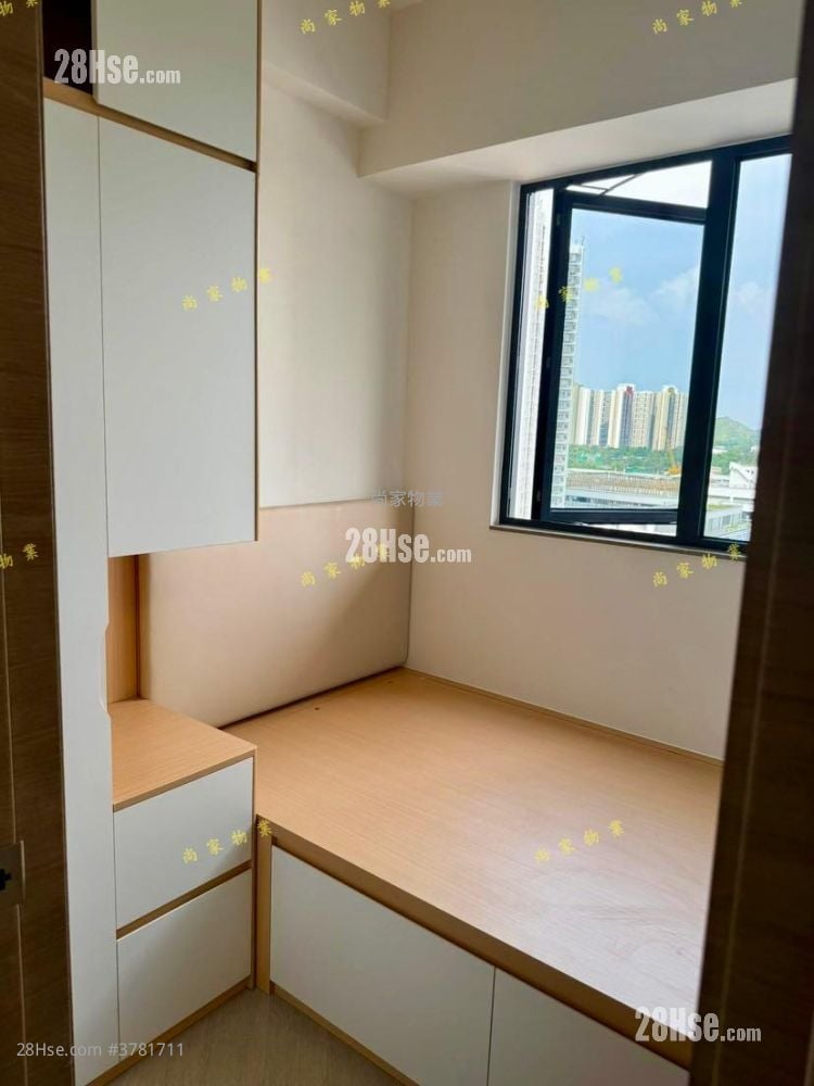 High Park Sell 3 Bedrooms , 1 Bathroom 491 ft²