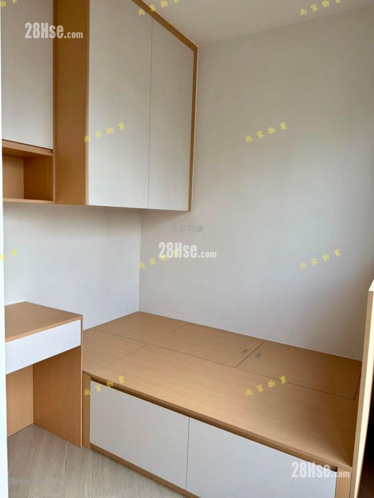 High Park Sell 3 Bedrooms , 1 Bathroom 491 ft²