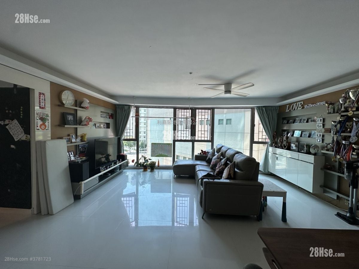 海逸豪园 售盘 3 房 1,083 平方尺