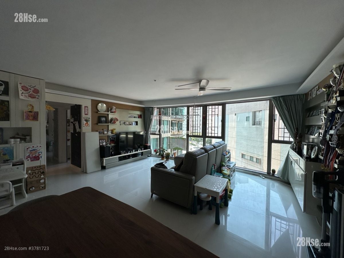 海逸豪园 售盘 3 房 1,083 平方尺