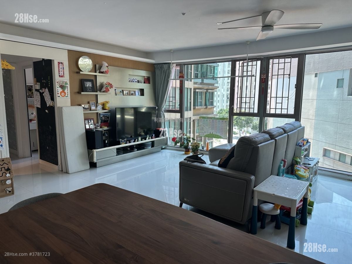 海逸豪园 售盘 3 房 1,083 平方尺