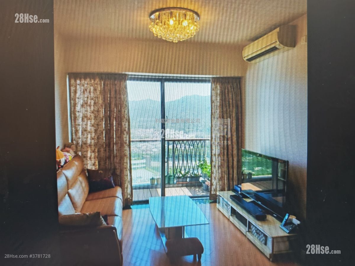 Emerald Green Sell 3 Bedrooms , 2 Bathrooms 822 ft²