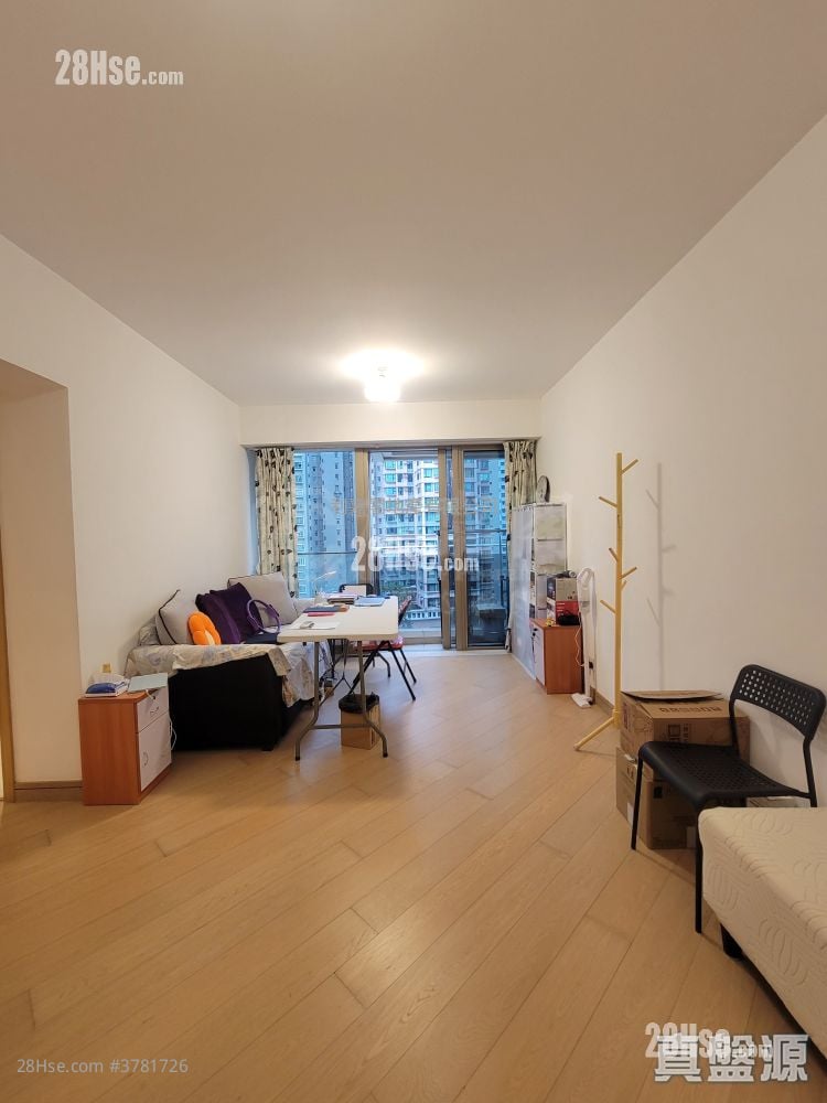 Macpherson Place Sell 2 Bedrooms , 1 Bathroom 555 ft²