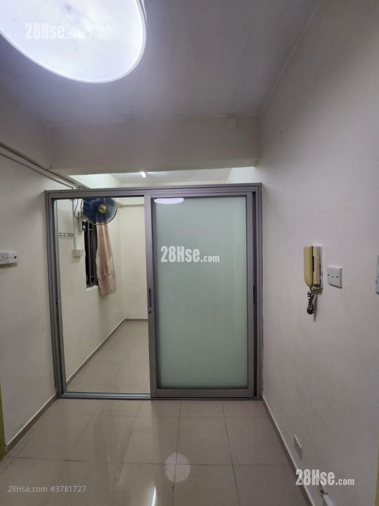 King Fai Court Sell 1 Bedroom , 1 Bathroom 197 ft²