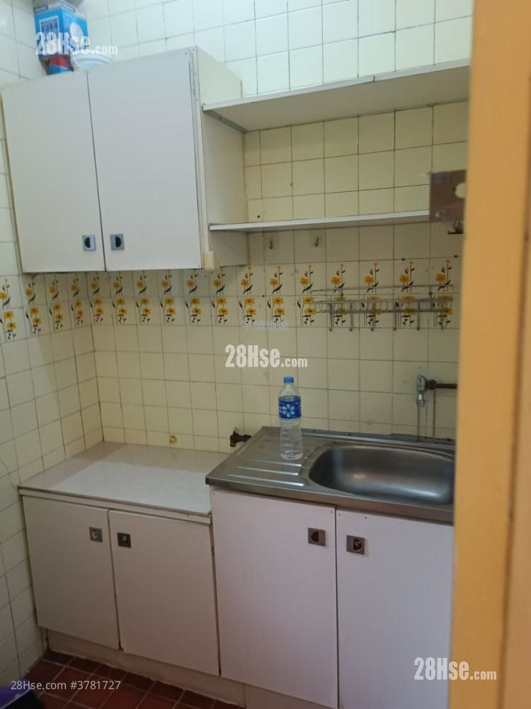 King Fai Court Sell 1 Bedroom , 1 Bathroom 197 ft²