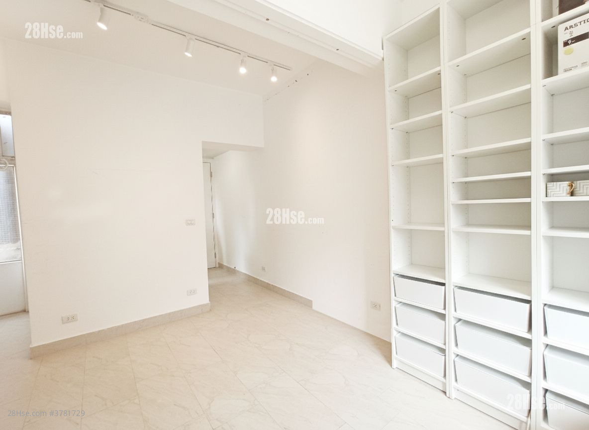 Hang Cheong Tai Building Sell 2 Bedrooms , 1 Bathroom