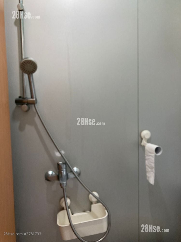 Wang Lung Industrial Building Rental Studio , 1 Toilet