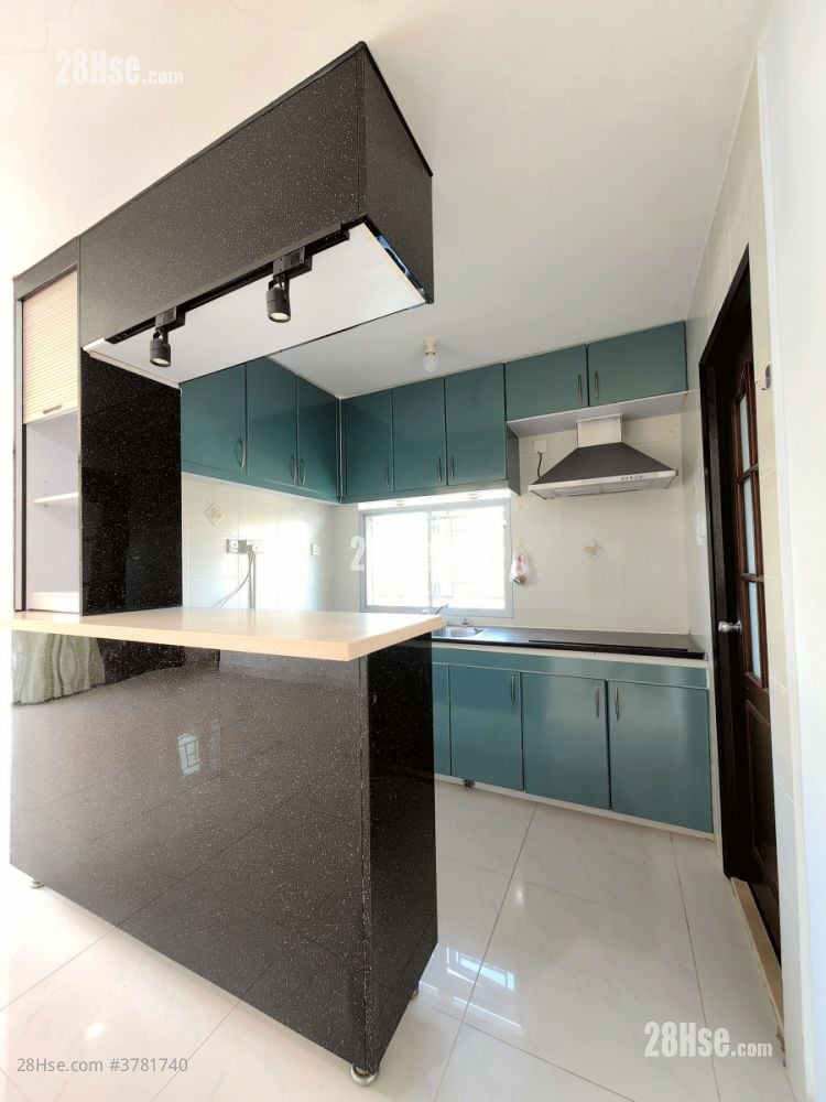 村屋 租盘 3 房 , 1 浴室 700 平方尺