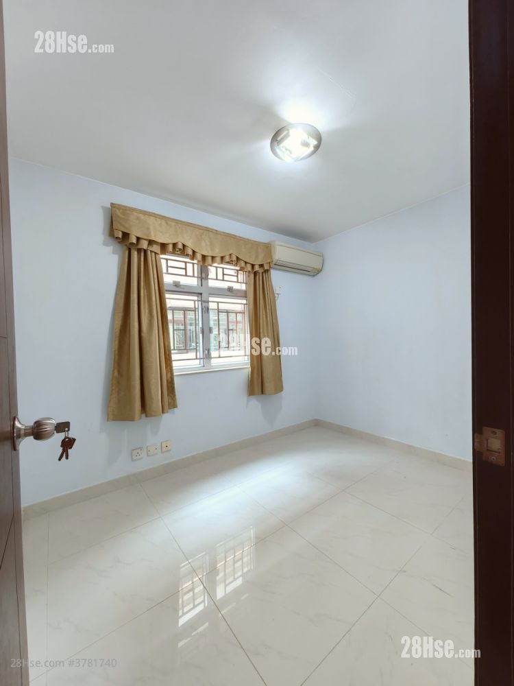 村屋 租盘 3 房 , 1 浴室 700 平方尺