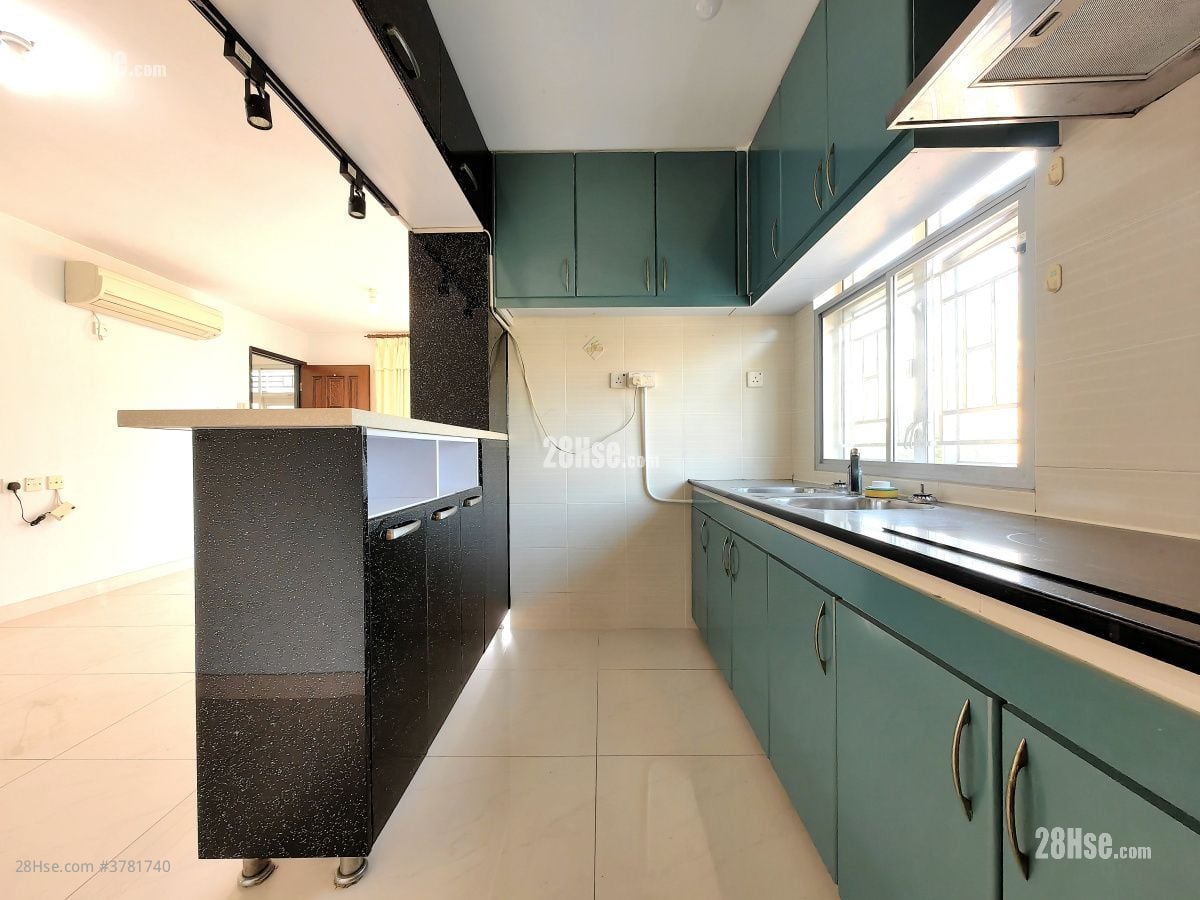 村屋 租盘 3 房 , 1 浴室 700 平方尺