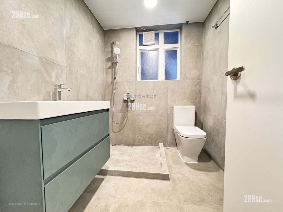 南榮大廈 租盤 1 房 , 1 浴室 375 平方呎