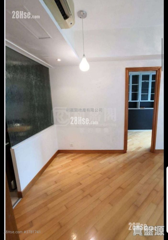 Chelsea Court Sell 2 Bedrooms , 1 Bathroom 457 ft²