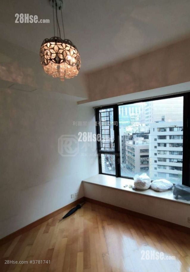 Chelsea Court Sell 2 Bedrooms , 1 Bathroom 457 ft²