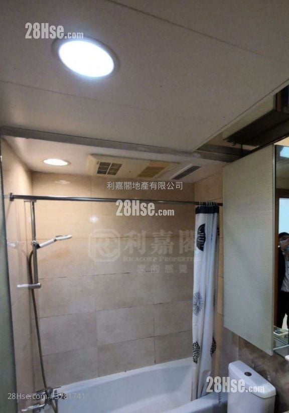 Chelsea Court Sell 2 Bedrooms , 1 Bathroom 457 ft²