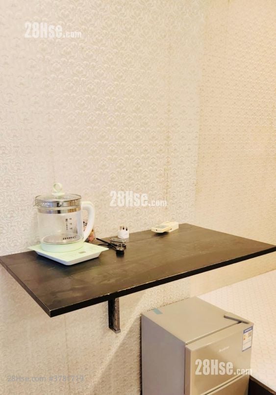 又一楼 租盘 1 房 , 1 浴室 190 平方尺