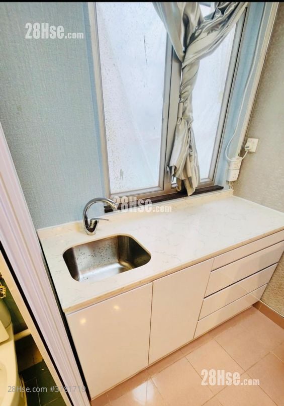 又一楼 租盘 1 房 , 1 浴室 190 平方尺