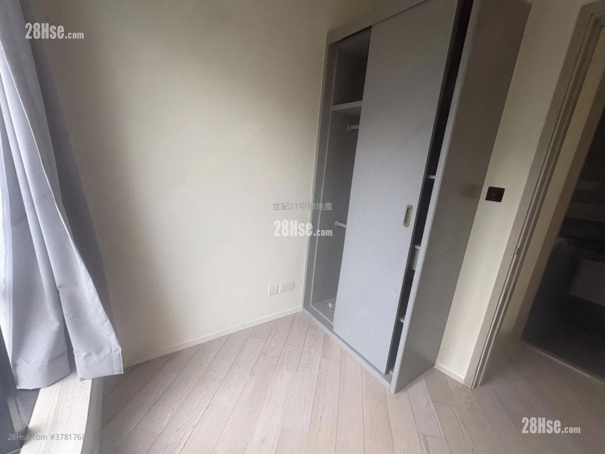 Fleur Pavilia Sell 3 Bedrooms , 2 Bathrooms 1,066 ft²